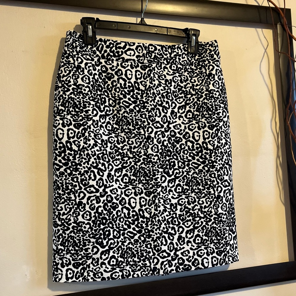 Ann Taylor ivory black animal print pencil skirt